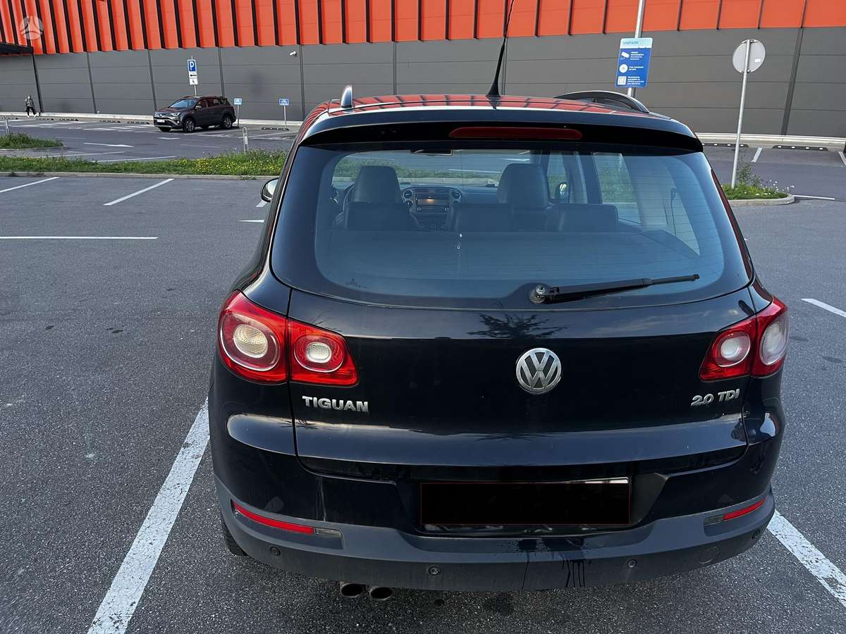 Volkswagen Tiguan 2009 — engine 1968 cm³, 170 HP (125kW)