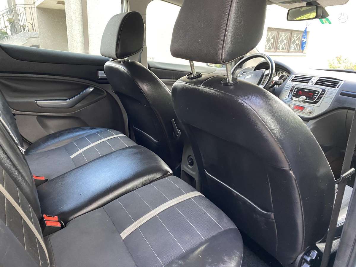 Ford Kuga 2012 — photo 10