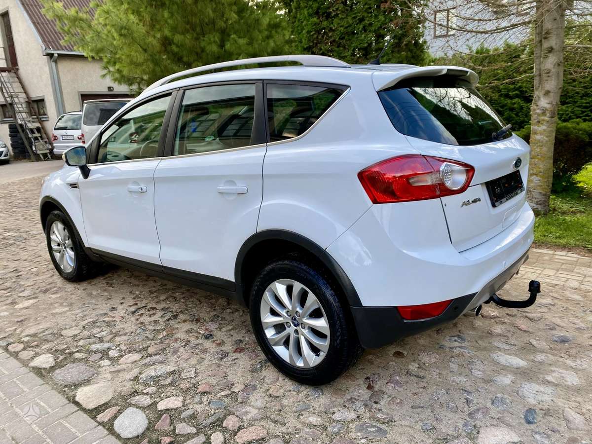 Ford Kuga 2012 — interior