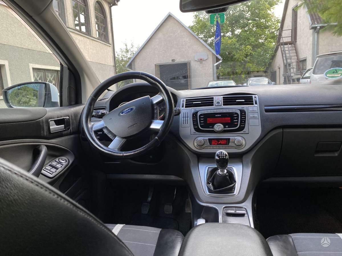 Ford Kuga 2012 — photo 6