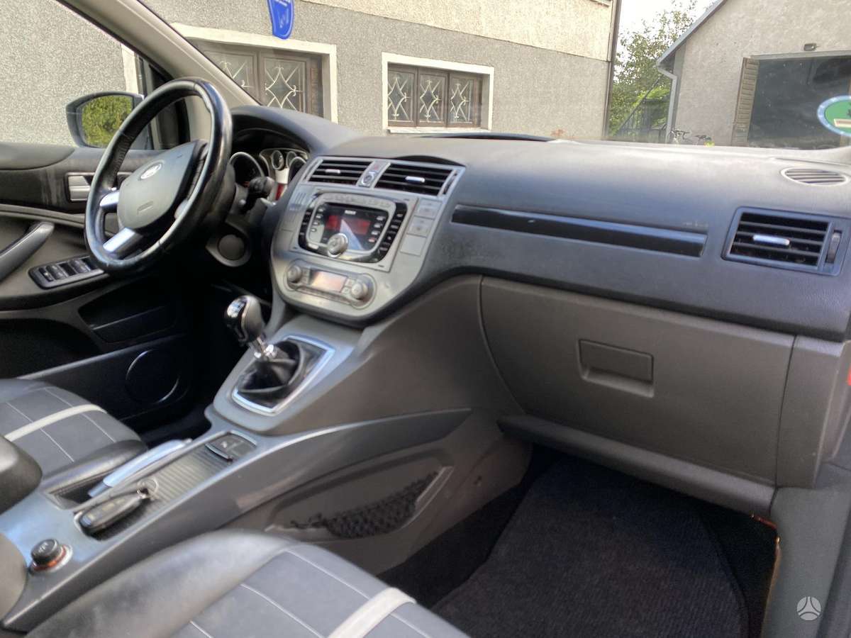 Ford Kuga 2012 — photo 8