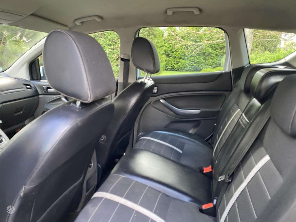 Ford Kuga 2012 — photo 9