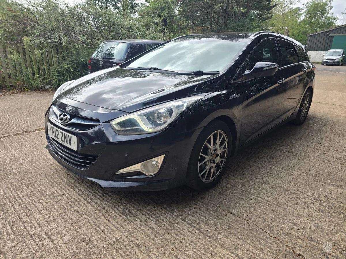Hyundai i40 2012 — салон