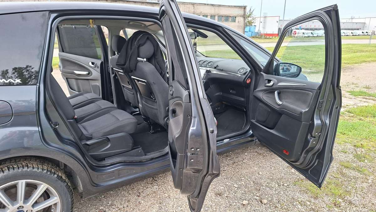 Ford S-MAX 2009 — photo 11
