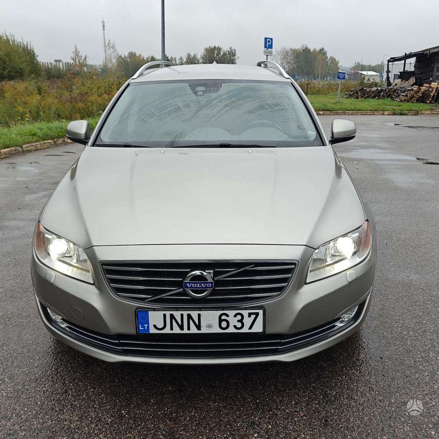 Volvo V70 2014 — салон