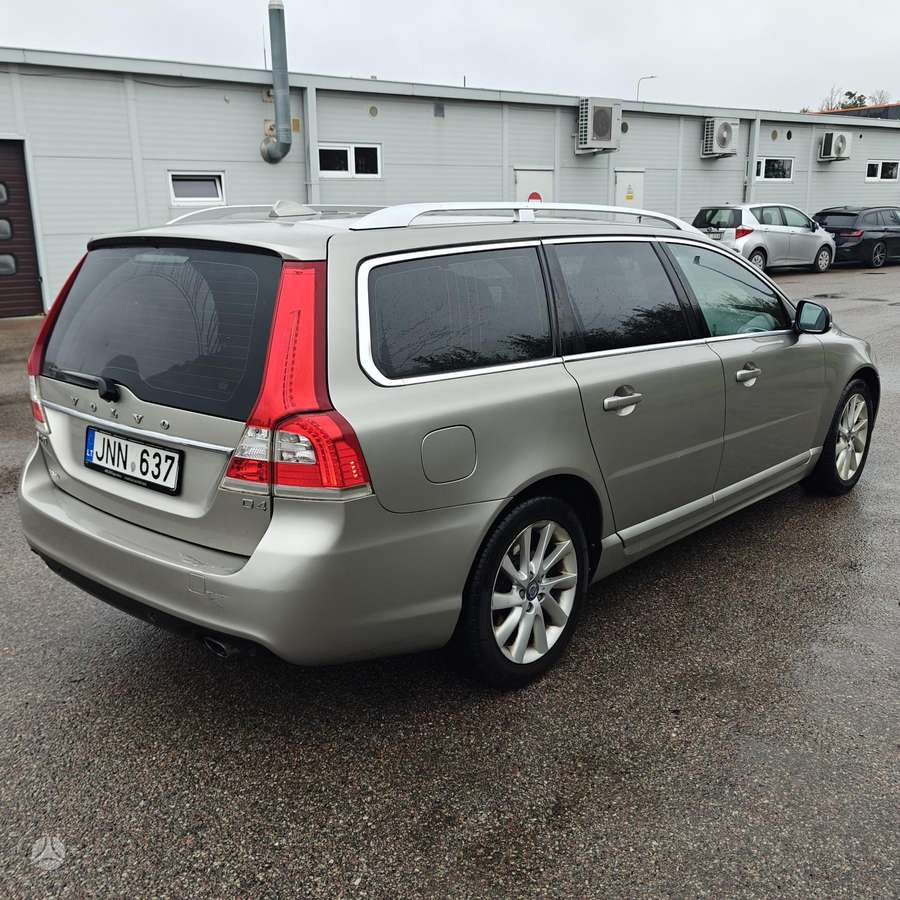 Volvo V70 2014 — двигун 2000 cm³, 181 HP (133kW)
