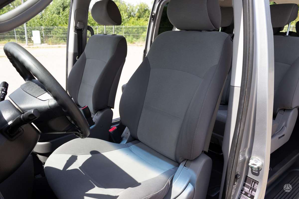 Hyundai H1 2011 — photo 10