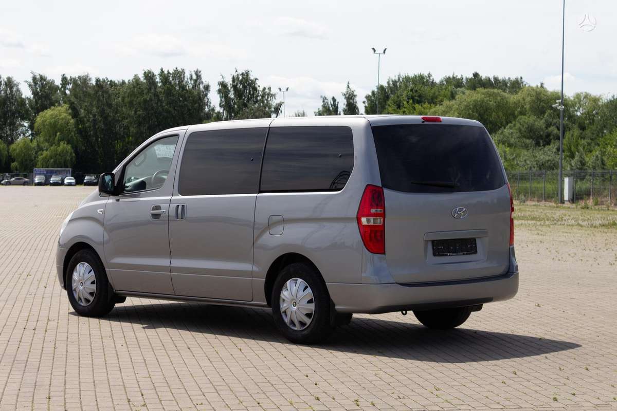 Hyundai H1 2011 — interior