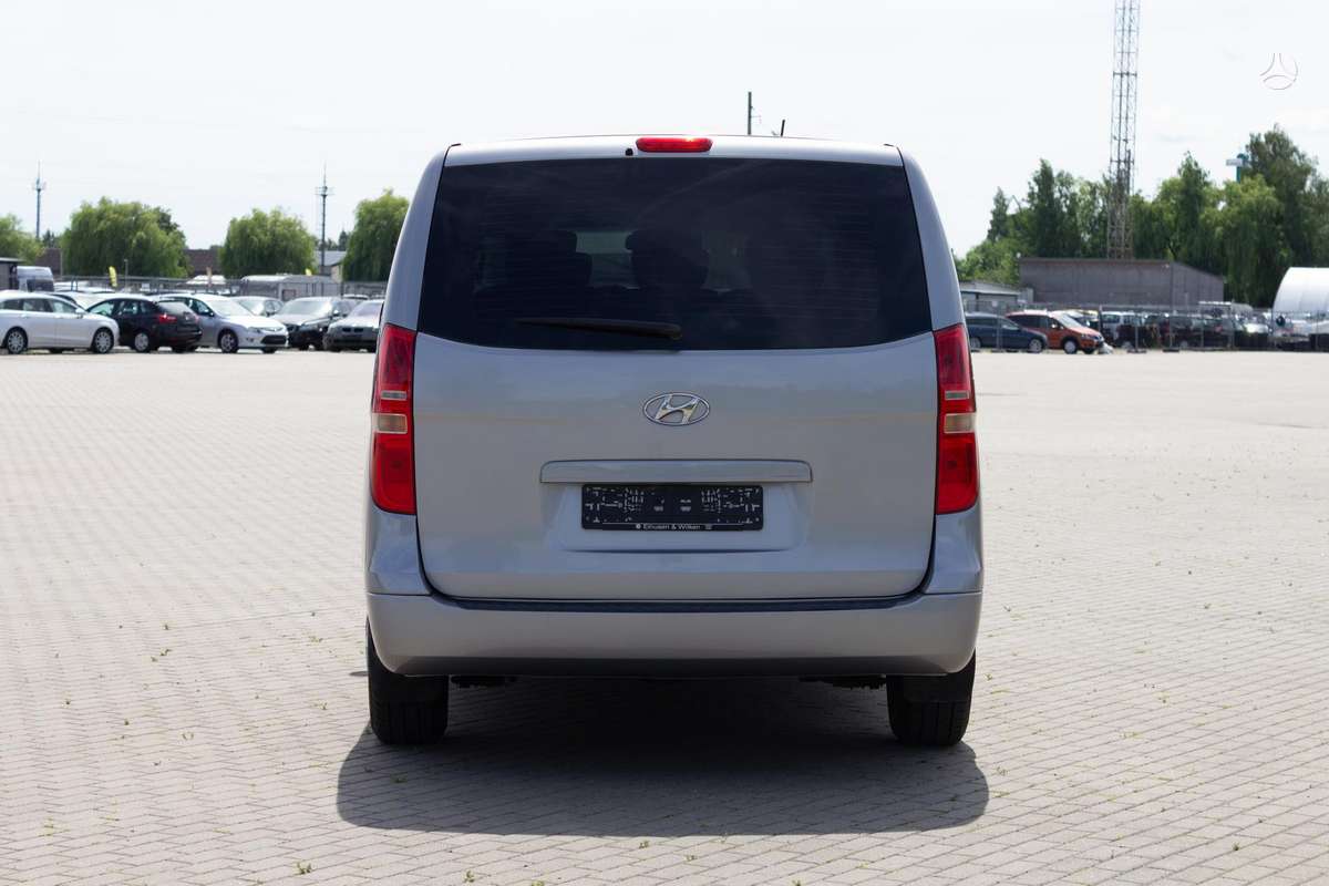 Hyundai H1 2011 — engine 2497 cm³