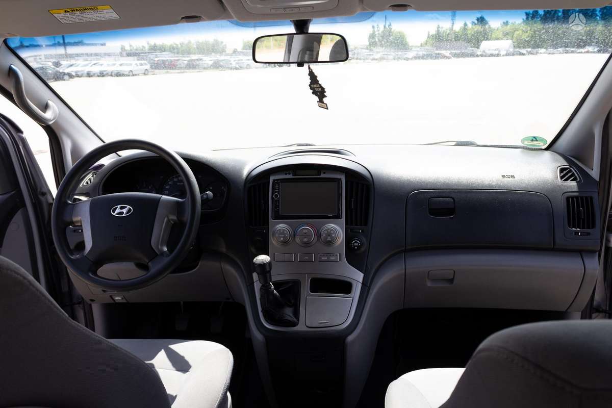 Hyundai H1 2011 — photo 8
