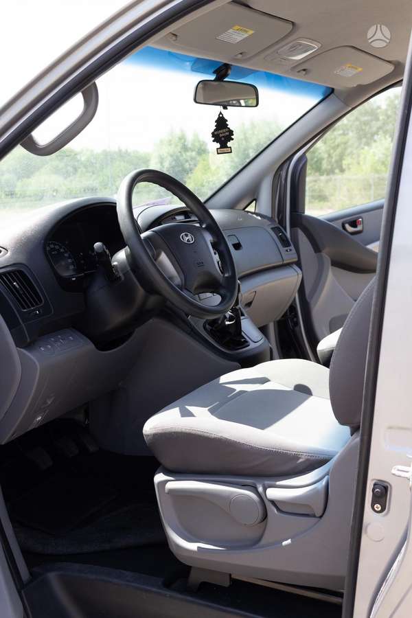 Hyundai H1 2011 — photo 9