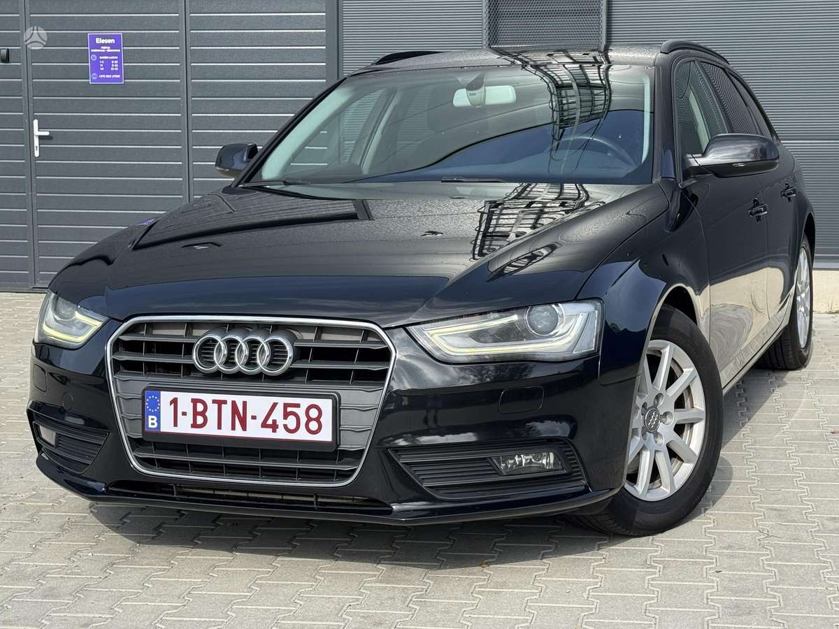 Audi A4 2013 — вигляд ззаду