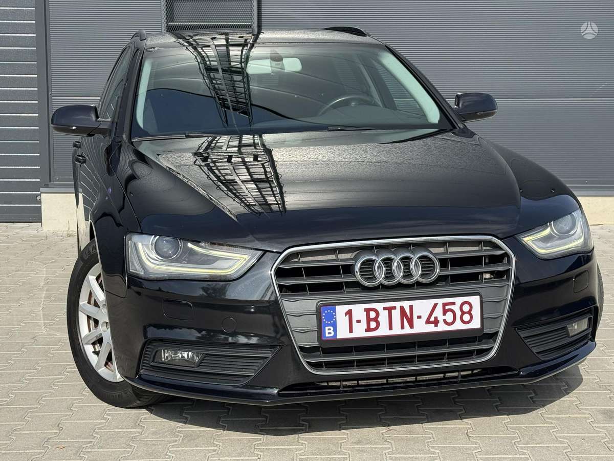 Audi A4 2013 — салон