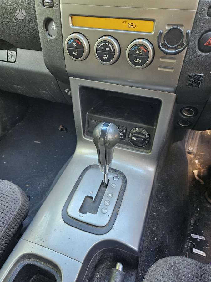 Nissan Pathfinder 2009 — photo 10