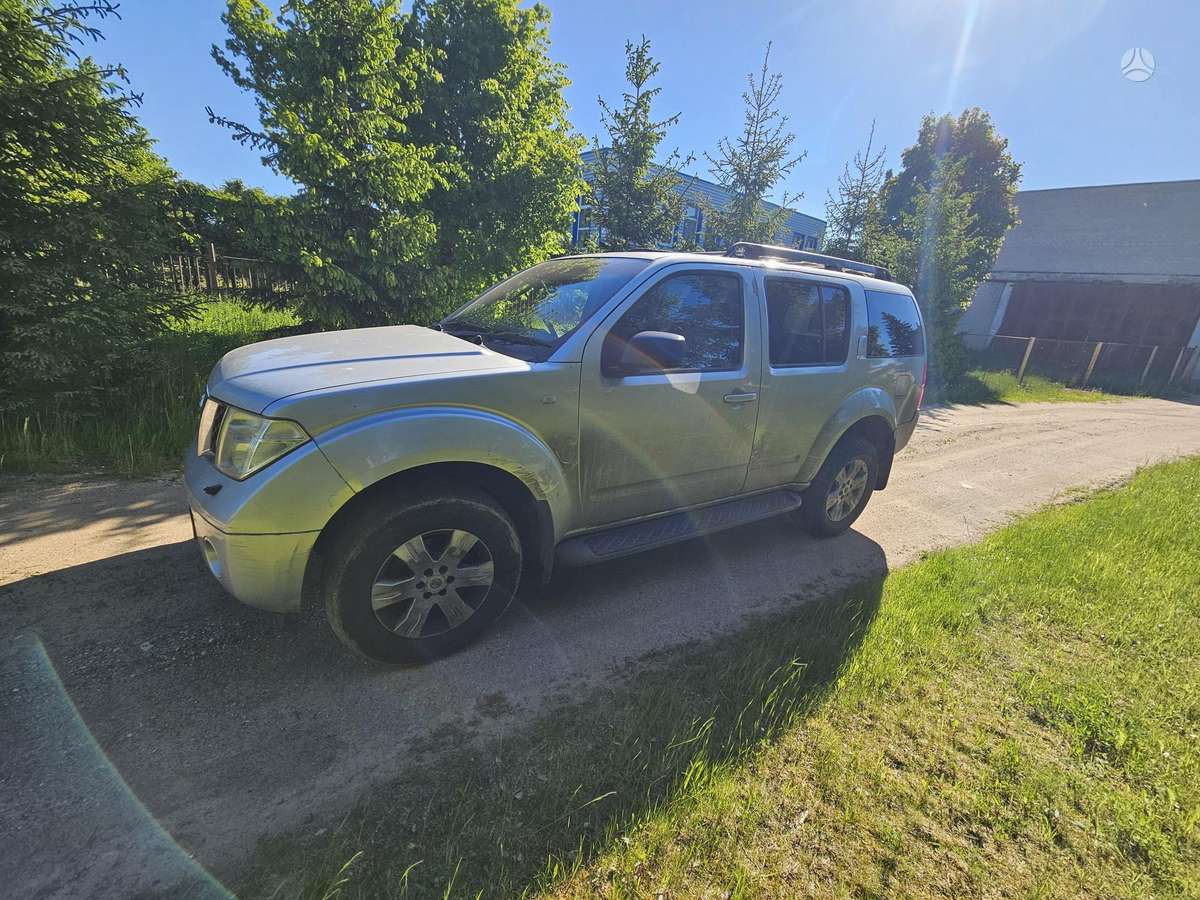 Nissan Pathfinder 2009 — engine 2488 cm³, 174 HP (128kW)