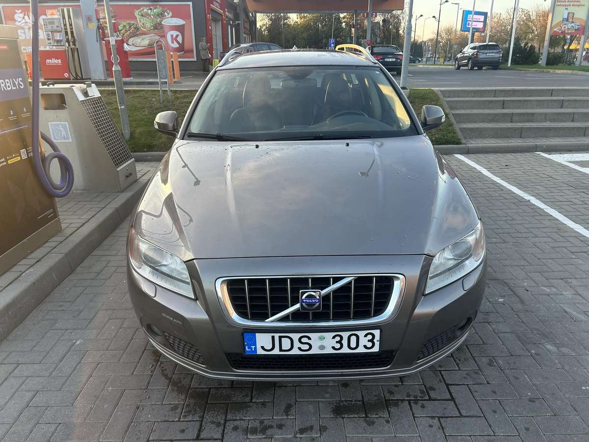 Volvo V70, 2009