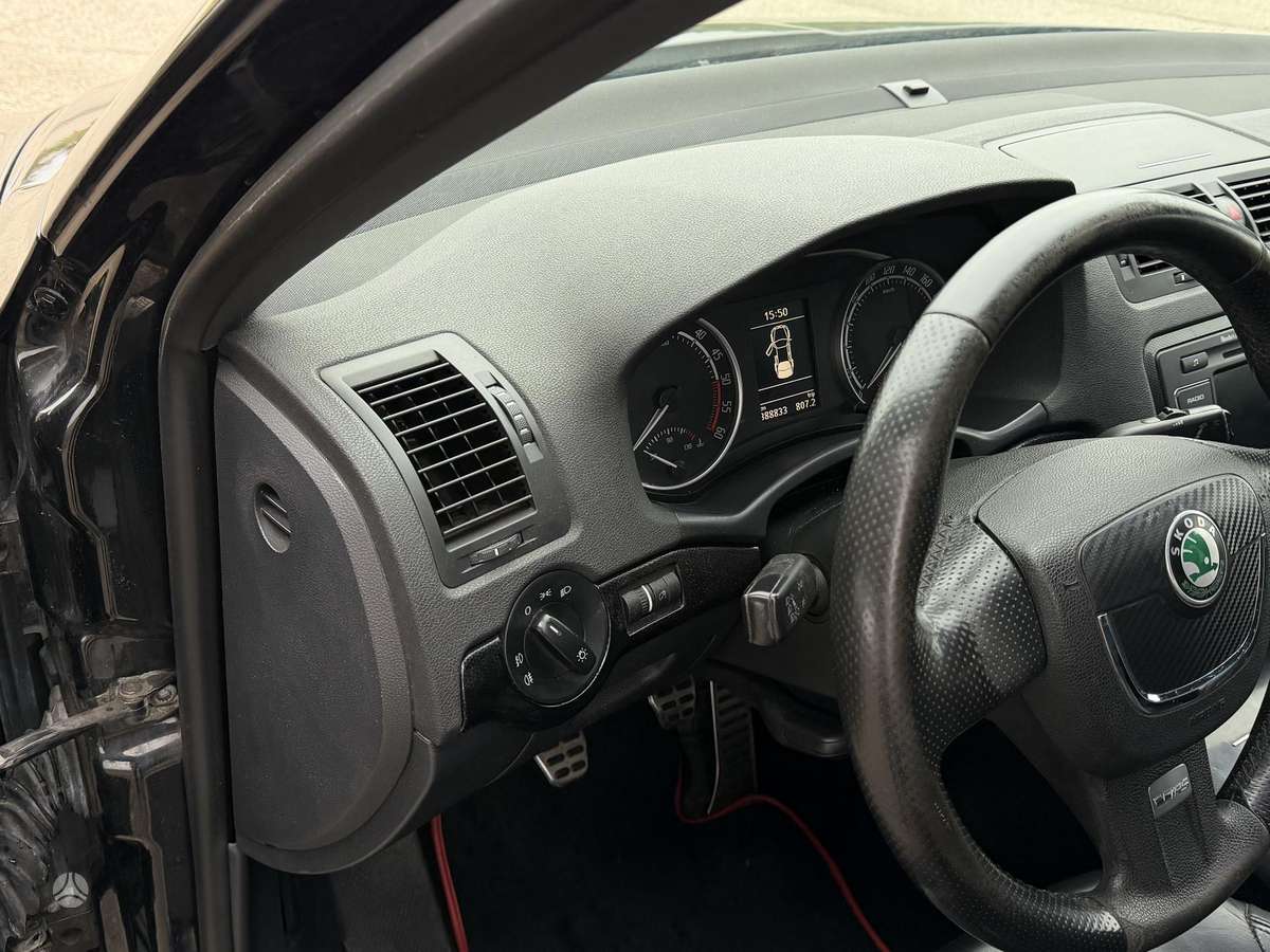 Skoda Octavia 2011 — photo 22