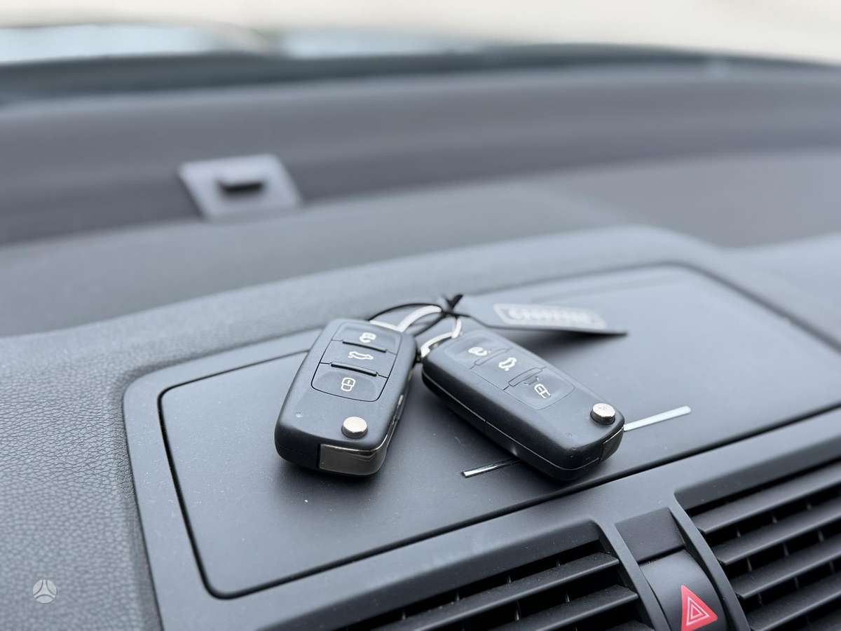 Skoda Octavia 2011 — photo 25