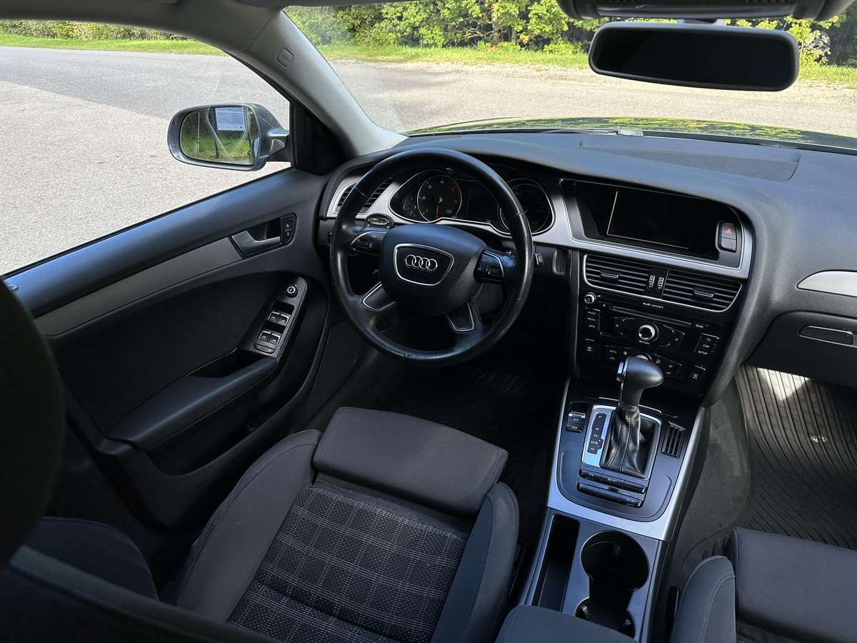 Audi A4 2013 — photo 11