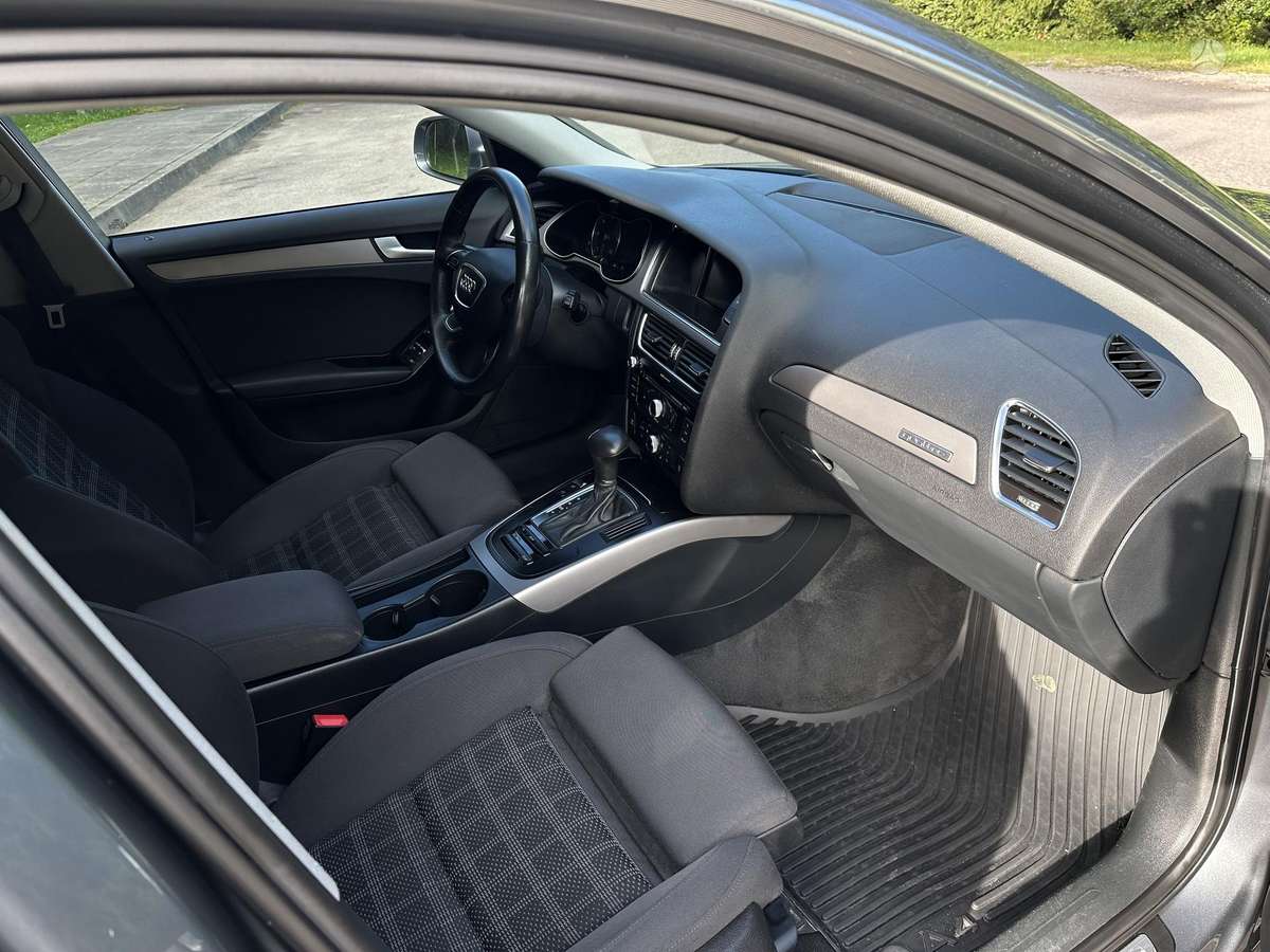 Audi A4 2013 — photo 13