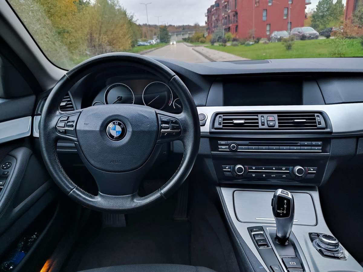 BMW 520 2015 — photo 10