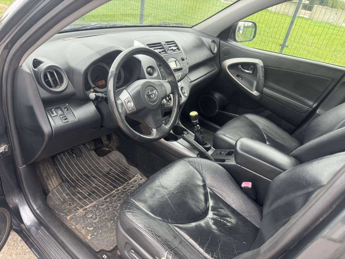 Toyota RAV4 2007 — photo 13