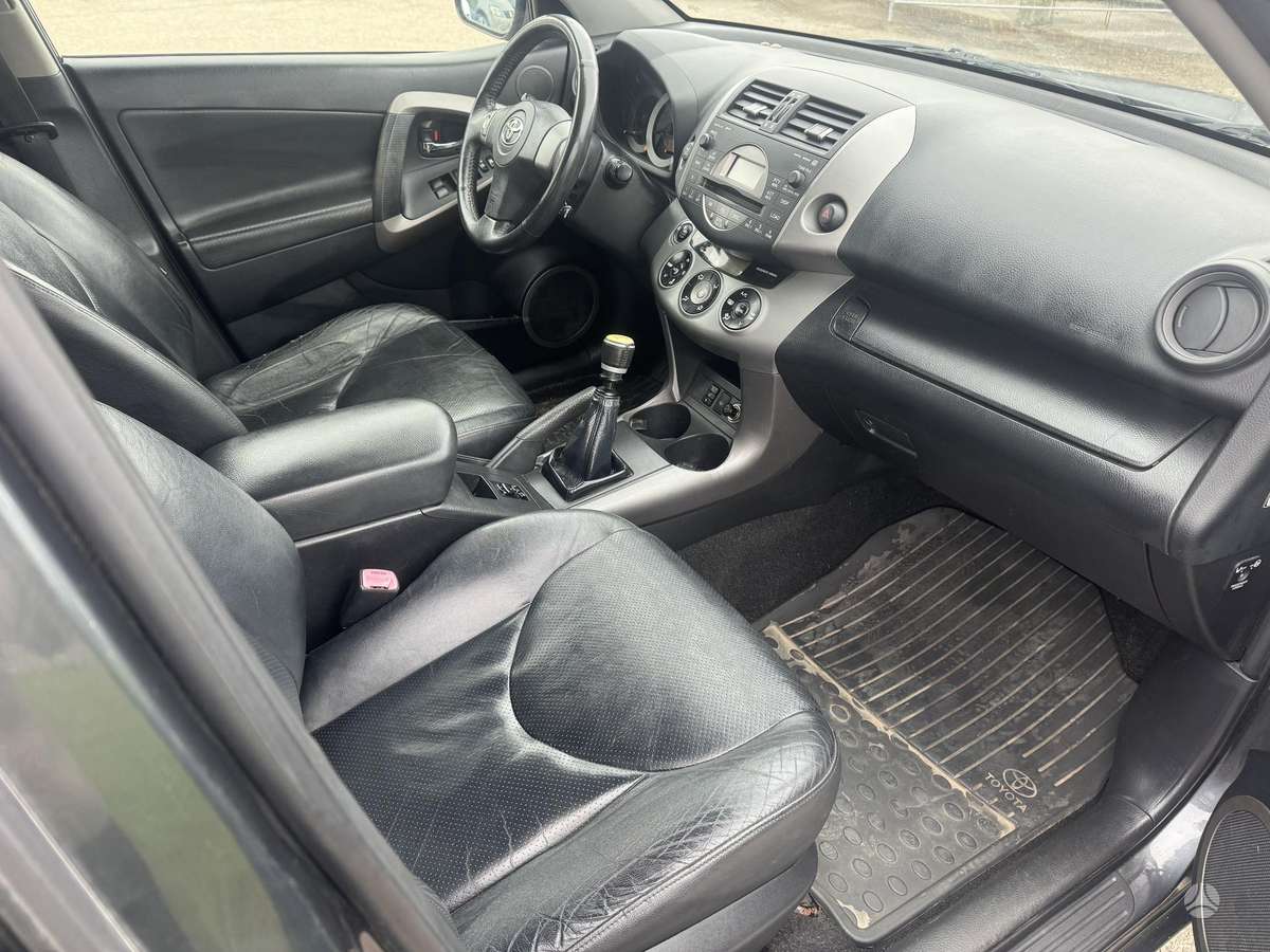 Toyota RAV4 2007 — photo 9