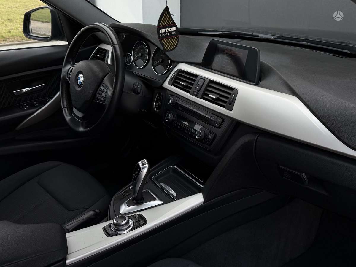 BMW 318 2015 — photo 18