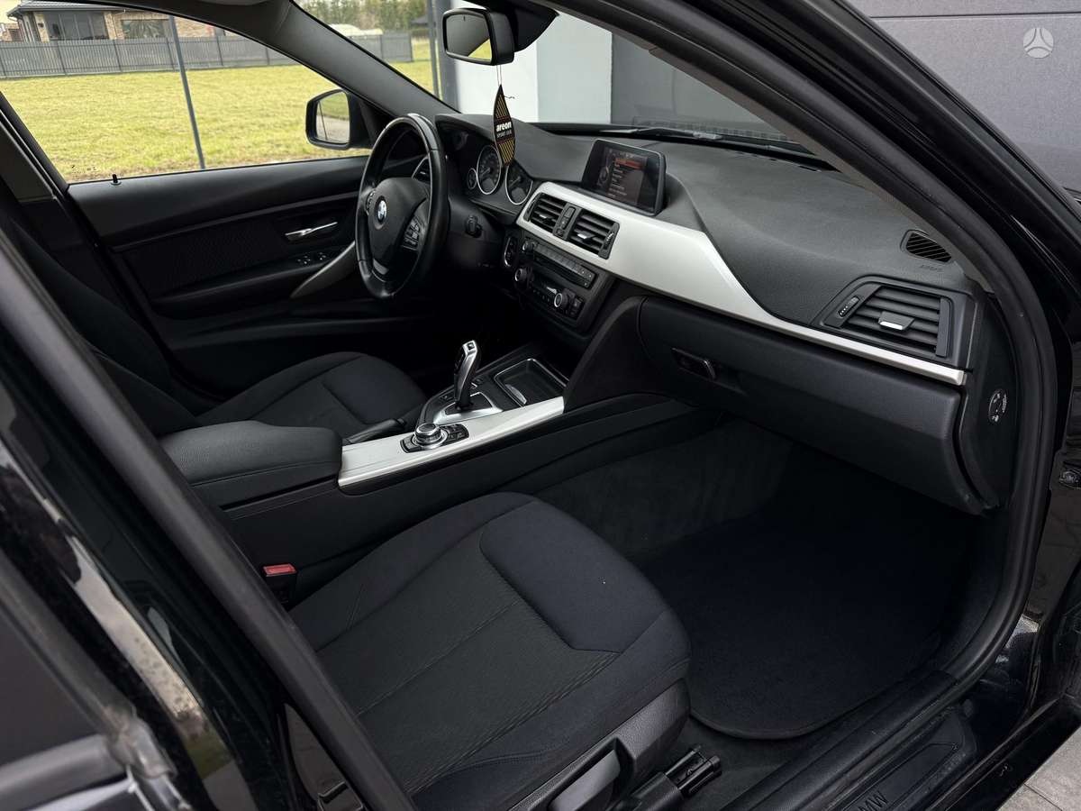 BMW 318 2015 — photo 19