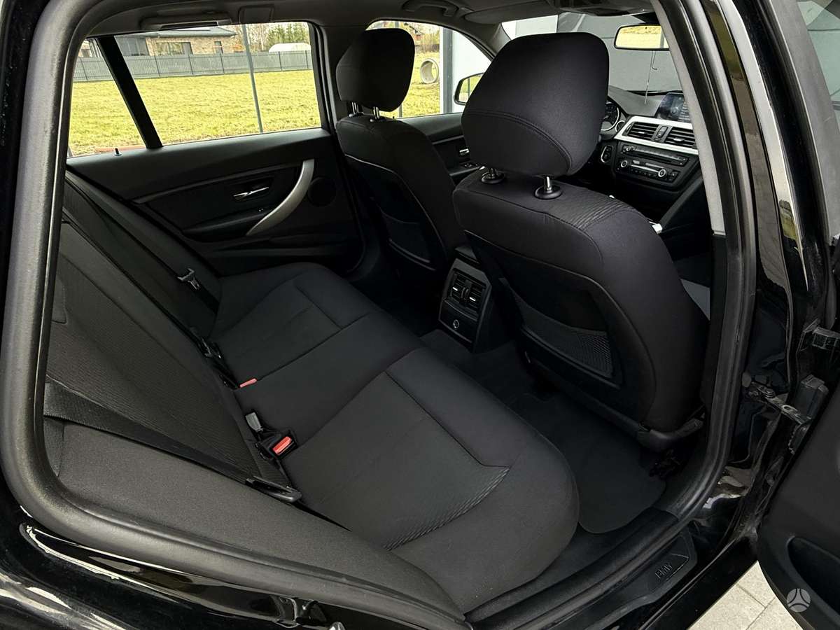 BMW 318 2015 — photo 21