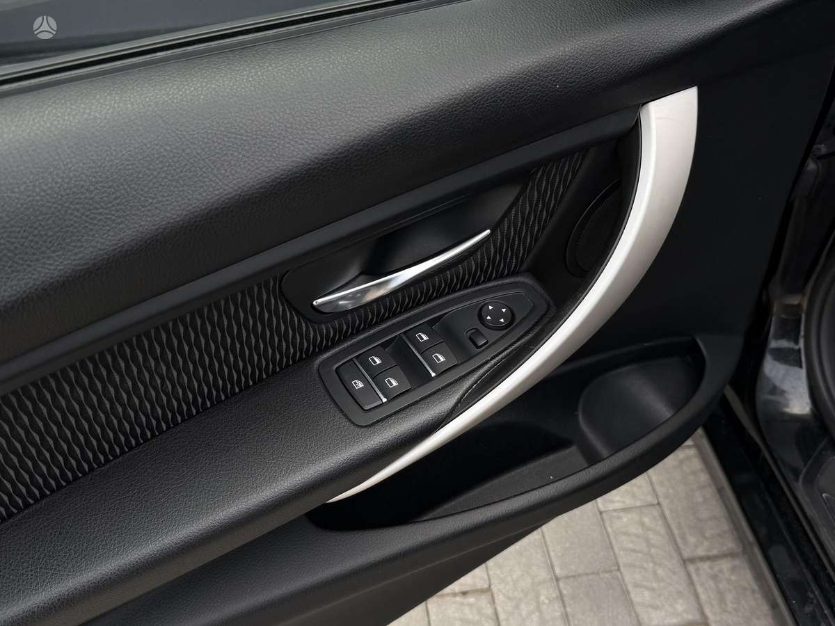 BMW 318 2015 — photo 23