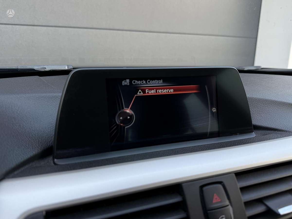 BMW 318 2015 — photo 24