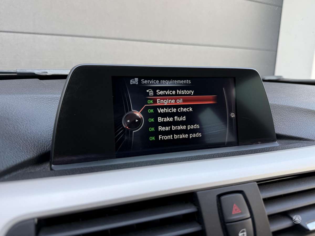 BMW 318 2015 — photo 25