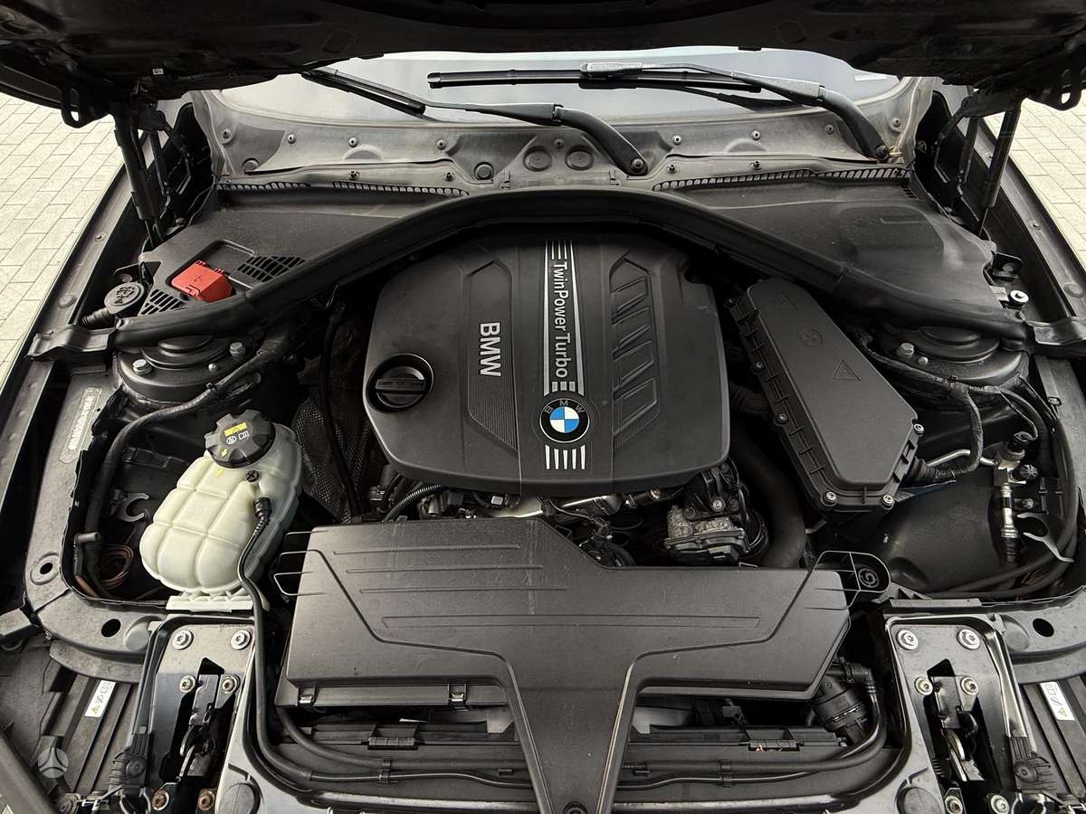 BMW 318 2015 — photo 29