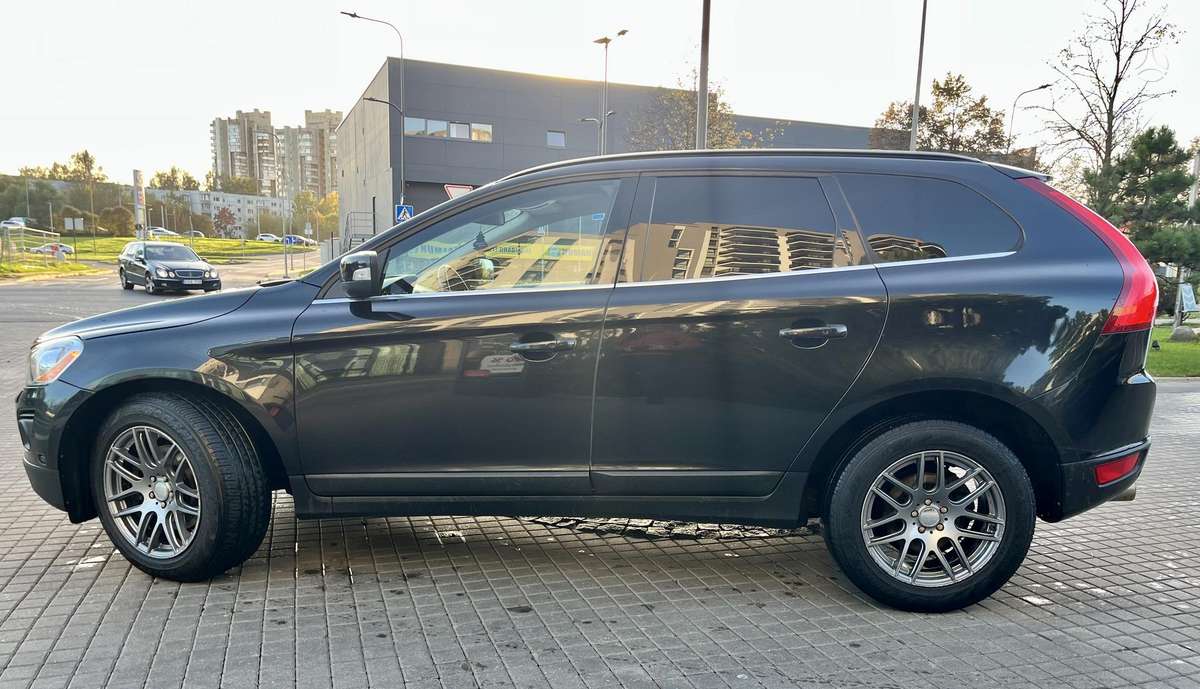 Volvo XC60 2009 — photo 8