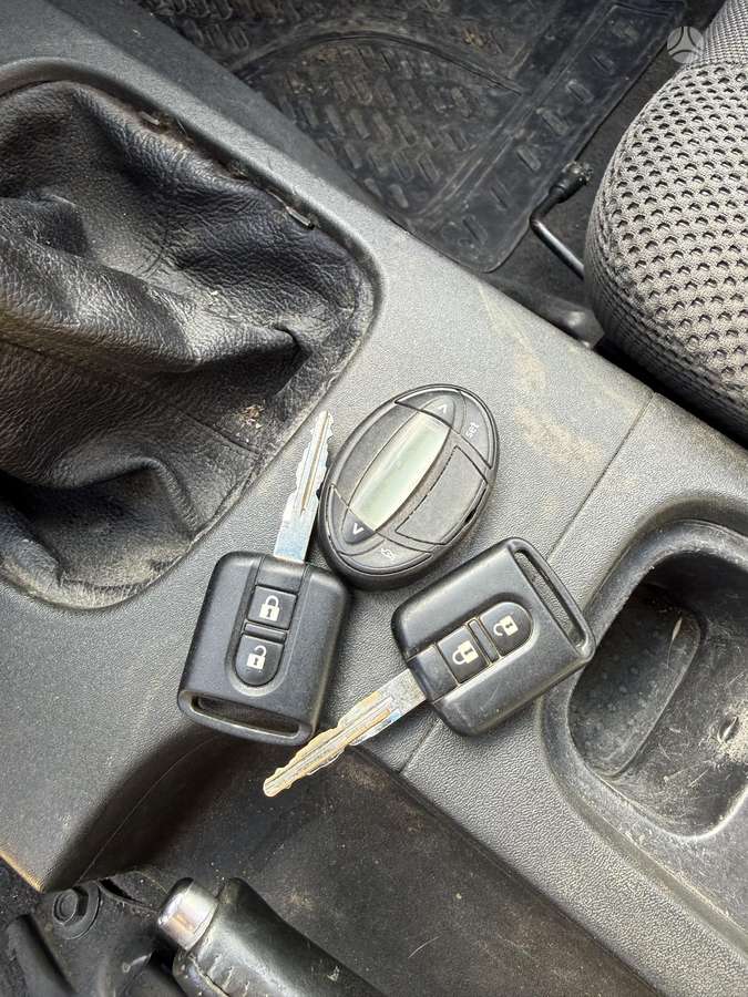 Nissan Navara 2007 — photo 9