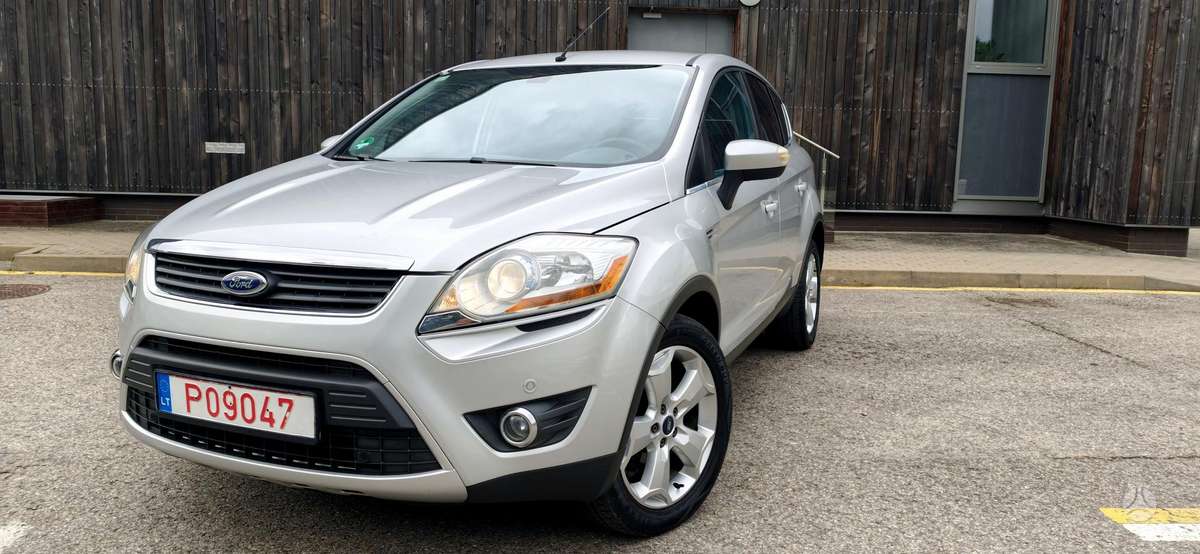 Ford Kuga 2010 — вигляд ззаду