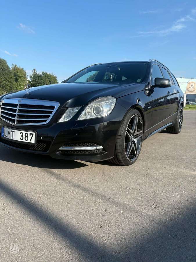 Mercedes-Benz E350, 2011