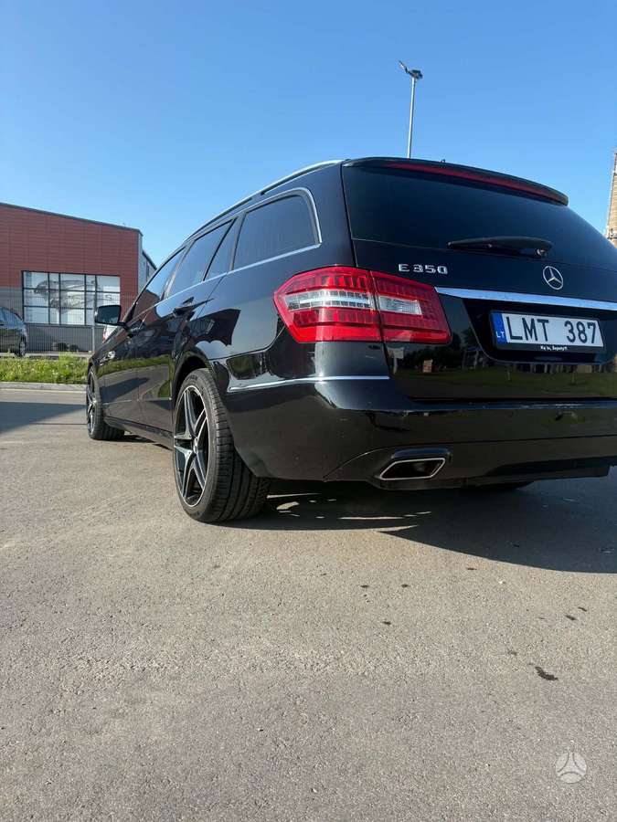 Mercedes-Benz E350 2011 — engine 2987 cm³, 265 HP (195kW)