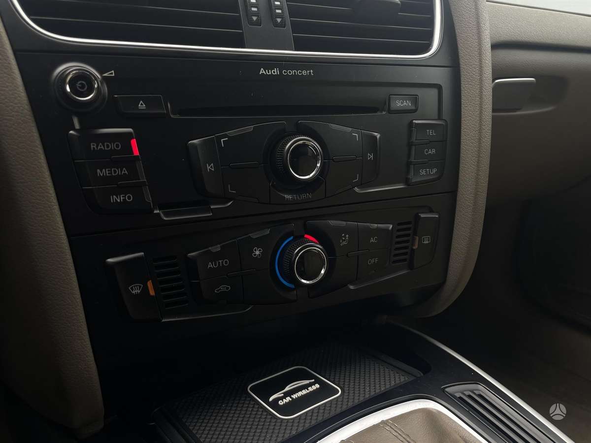 Audi A4 2010 — photo 16