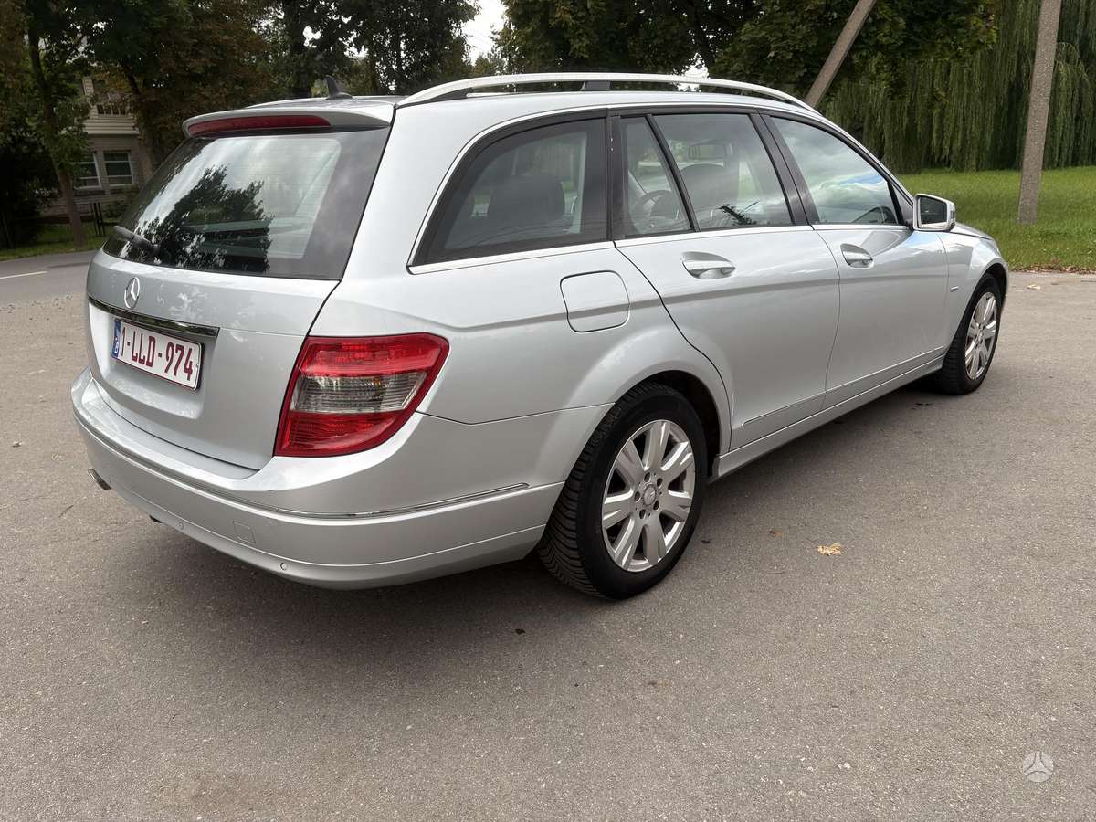 Mercedes-Benz C220 2010 — двигун 2143 cm³, 170 HP (125kW)