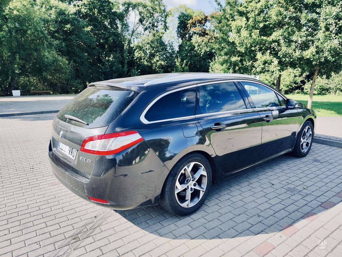 Peugeot 508 2011 — interior
