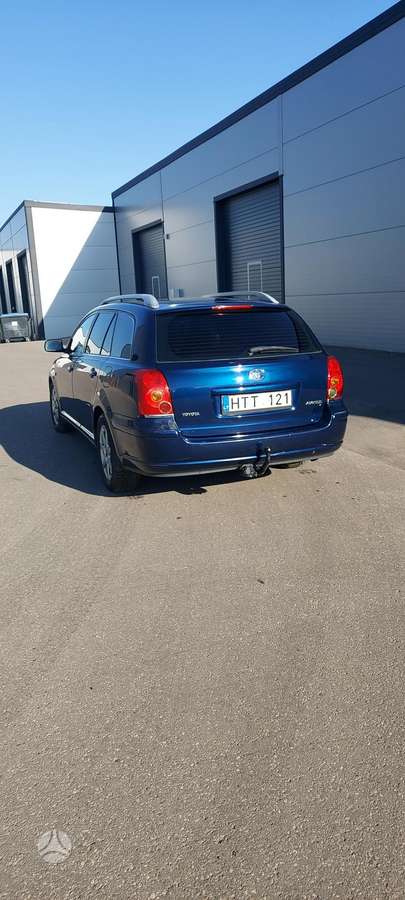 Toyota Avensis 2004 — двигун 1998 cm³, 128 HP (94kW)