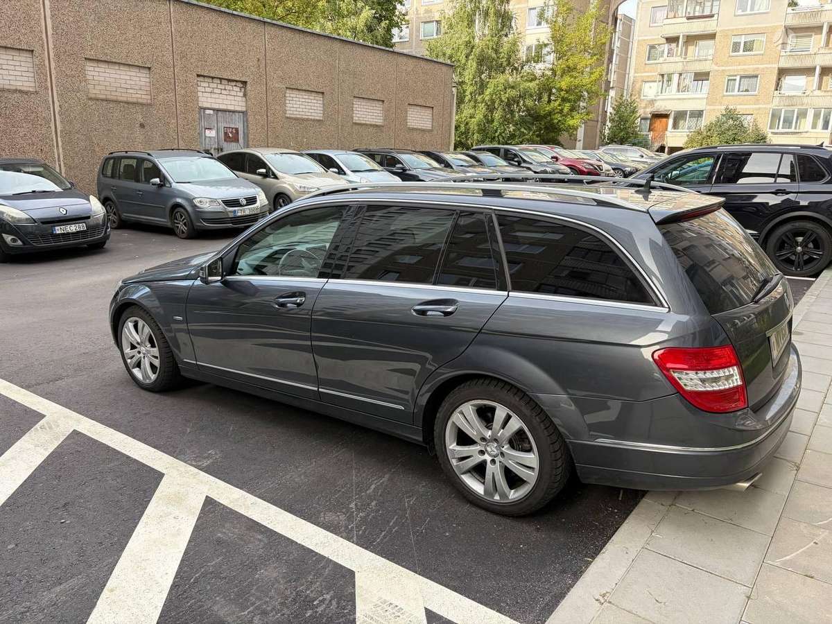 Mercedes-Benz C250 2010 — engine 2143 cm³, 204 HP (150kW)
