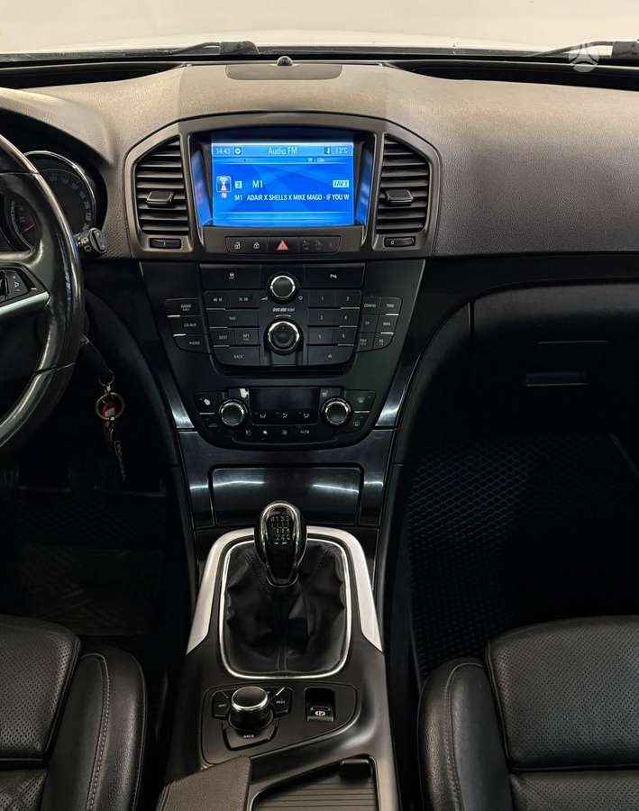 Opel Insignia 2010 — photo 13