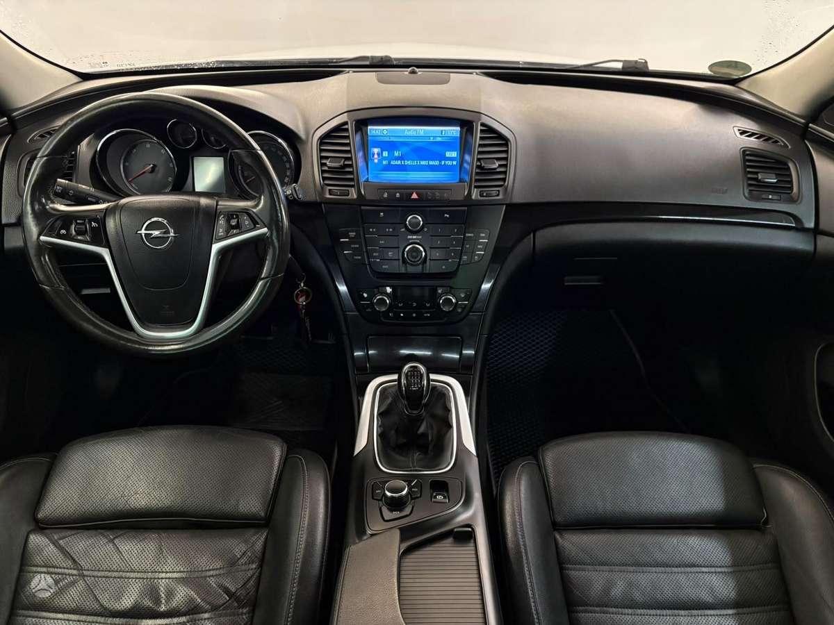 Opel Insignia 2010 — photo 15