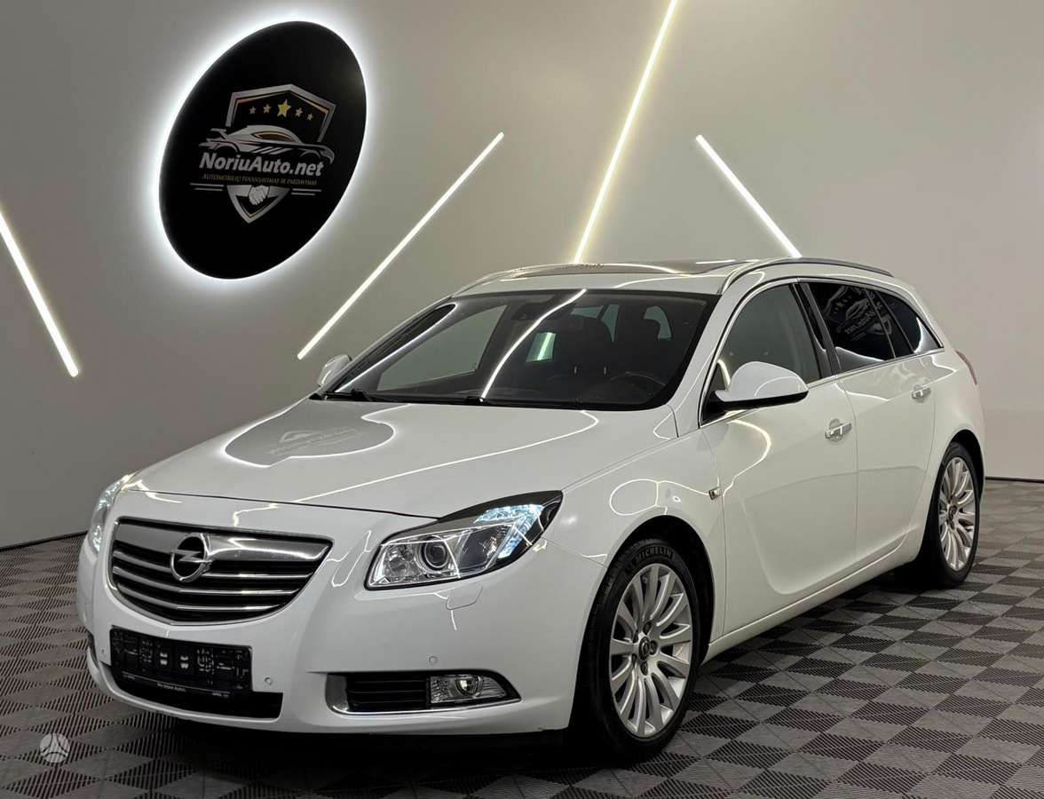 Opel Insignia 2010 — photo 17
