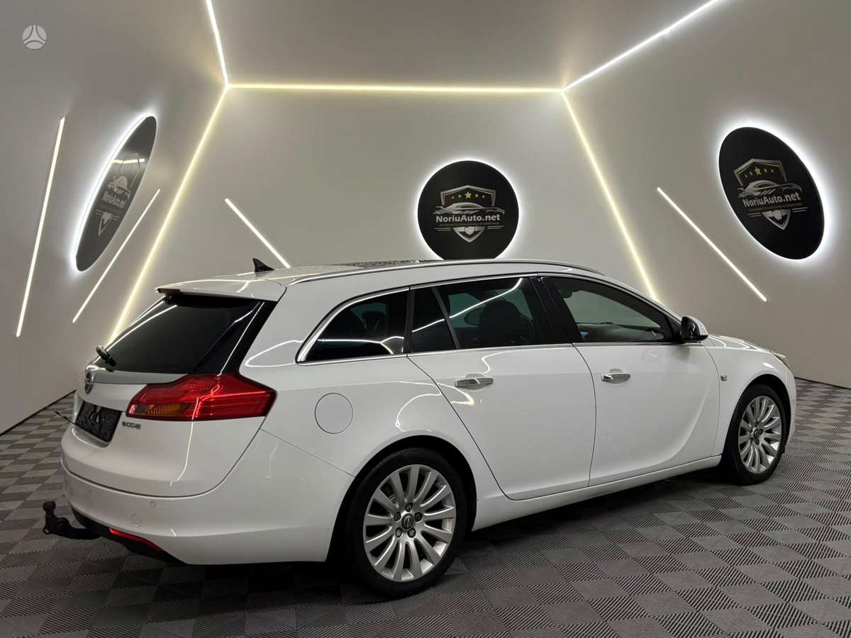 Opel Insignia 2010 — photo 19