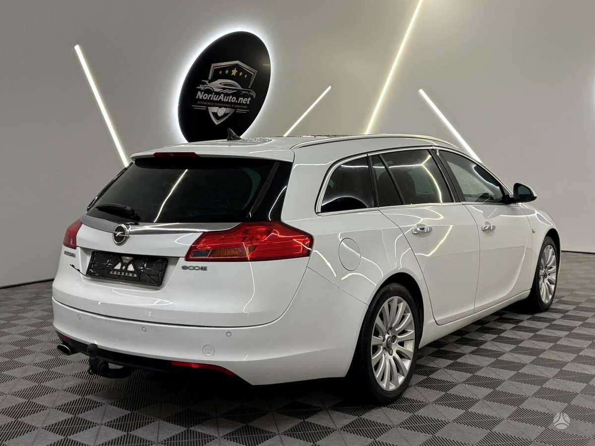 Opel Insignia 2010 — photo 21