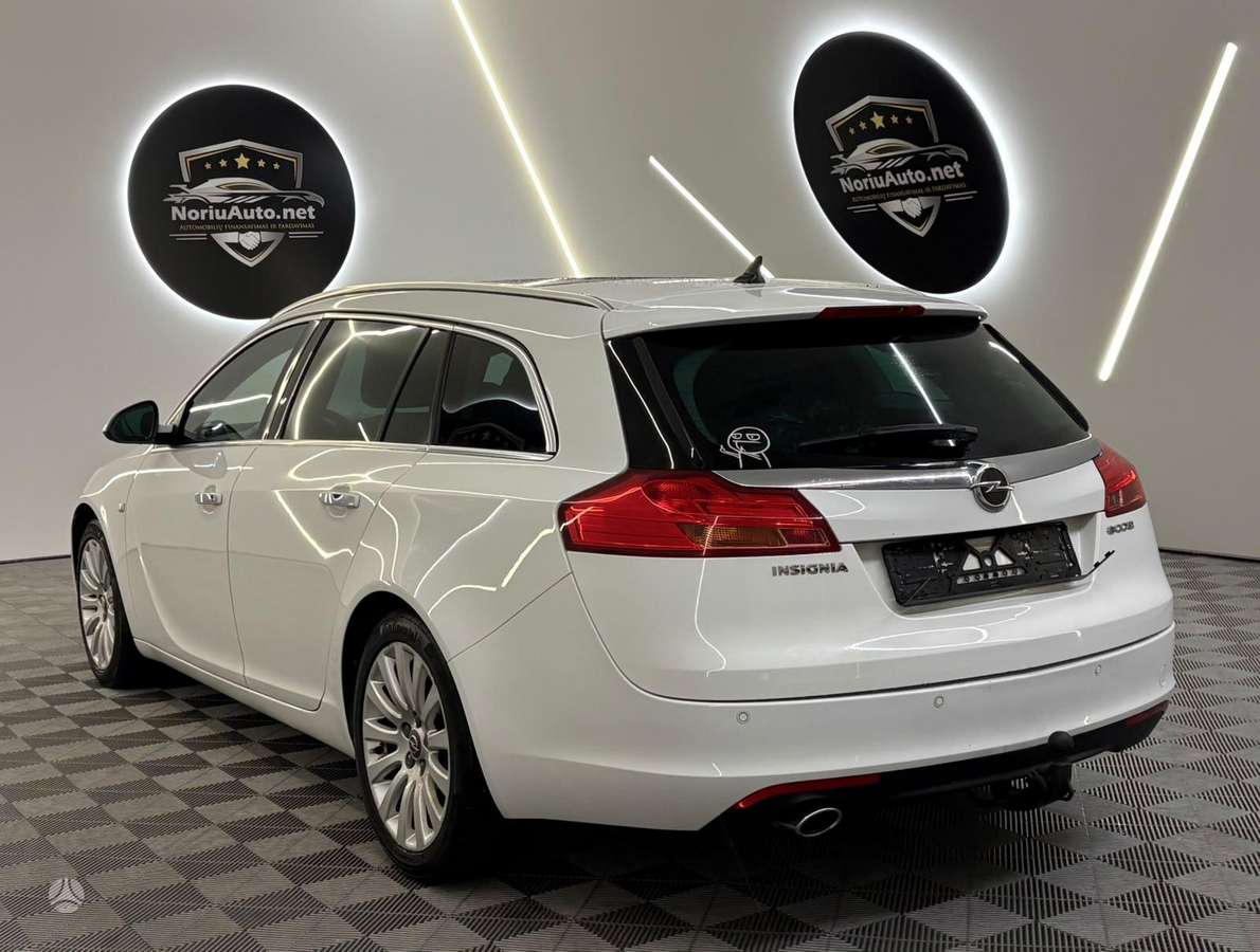 Opel Insignia 2010 — photo 25
